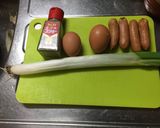 長ネギとソーセージの塩卵とじ作り方1写真