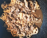 厚切りれんこんと牛肉の甘辛しょうゆ煮作り方4写真