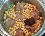 豚肩ロースとひよこ豆の味噌煮込み作り方5写真