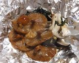 天然・開きナメコとヒラタケのホイル焼き~作り方7写真
