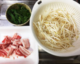 【簡単】豚肉ともやしの梅しそ炒め作り方1写真