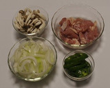 【万能トマトだれ】鶏肉と玉ねぎの炒め煮作り方1写真