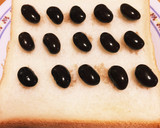おせちの残りの黒豆で☆黒豆チーズトースト作り方2写真