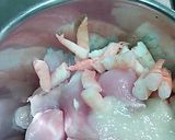 鶏とエビの塩麹炒め作り方1写真