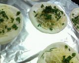 餃子の皮で♡オニオンチーズの♥簡単ピザ♡作り方4写真