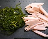 ヘルシー！ソーセージと昆布のソース炒め作り方1写真