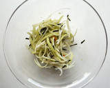 大根の皮とお茶漬けの素で　即席浅漬け作り方3写真