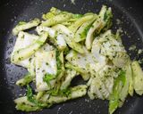 イカとセロリのバジルペースト和え作り方3写真