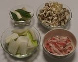 【ひとり鍋】キノコたっぷり！旨辛豚味噌鍋作り方1写真