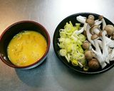 ふわふわ卵としめじの中華スープ♪作り方1写真
