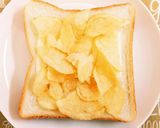 朝食♡チーズとろ～ポテトチップストースト作り方2写真