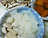 冷凍うどんで!あったか味噌味のほうとう風作り方1写真