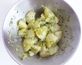 バジルと松の実のジェノベーゼポテト作り方7写真