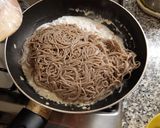 スモークサーモンと蕎麦のクリームパスタ作り方7写真