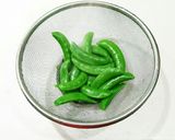 簡単和食。スナップエンドウと手鞠麩煮作り方1写真