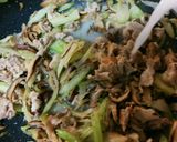 香味野菜好きな方に❤豚肉とセロリの炒め物作り方6写真