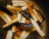 お弁当に♪ちくわとなすのバタポン炒め♥作り方1写真
