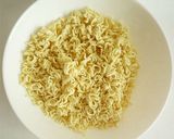 即席麺で　キャラメルプレッツェル風作り方1写真