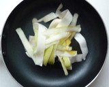 大根の皮の胡麻炒め作り方2写真