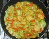 野菜炒めカレー味♪簡単キャベツと油揚げ作り方8写真