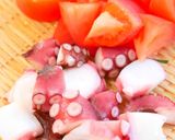 たことトマトの和風サラダ作り方1写真