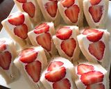 700レポ突破♡おもてなし莓サンドイッチ作り方5写真