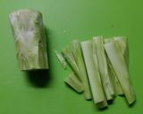 材料1つ☆ブロッコリーの茎のわさび漬け作り方1写真