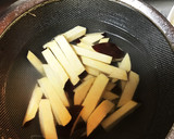 さつまいもと豚肉の甘辛炒め作り方1写真