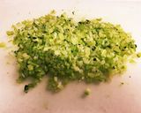 節約!ブロッコリーの芯で甘辛肉味噌作り方3写真