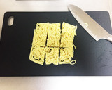 簡単！男飯！チーズin肉巻き焼きそば作り方1写真