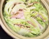 【〆も楽しみ】白菜とベーコンのコンソメ鍋作り方5写真