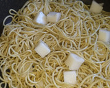 とろ～り餅とチーズの大磯屋ピザ焼そば作り方2写真
