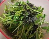 止まらない♡豆苗をモリモリ食べるサラダ作り方1写真
