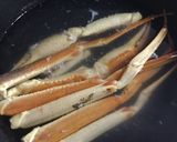 冷凍の松葉かにを茹でました。作り方1写真