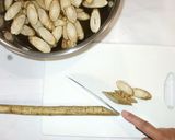 牛肉とごぼうとこんにゃくの白ゴマ味噌煮作り方2写真