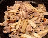 沖縄風豚肉とごぼう炒め作り方2写真