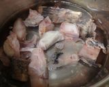 北海道の郷土料理　ナベコワシ(かじか鍋)作り方1写真
