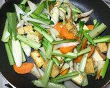 厚揚げと小松菜の味噌マヨ炒め作り方7写真