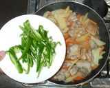 マリネ野菜炒め♪鶏もも肉とじゃが芋作り方7写真