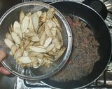 牛肉とごぼうとこんにゃくの白ゴマ味噌煮作り方6写真
