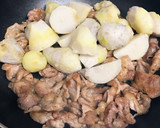 皮むき簡単♬里芋と豚肉のごま味噌炒め☆作り方7写真