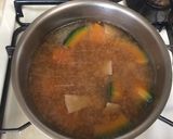 かぼちゃとベーコンのお味噌汁〃作り方1写真
