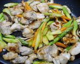 簡単！ももとアスパラの醤油炒め作り方4写真