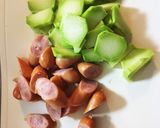 簡単！ブロッコリーの茎とウィンナー炒め作り方1写真
