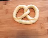 枝豆チーズのプレッツェルパン作り方13写真