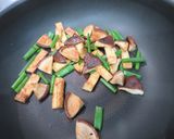 椎茸と油揚げの焦し醤油炒め作り方4写真