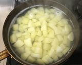 簡単！ じゃがいもと鳥ひき肉のチーズ焼き作り方1写真
