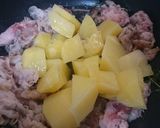 ワインに合う♪豚肉とじゃがいもの香草炒め作り方5写真