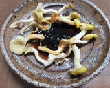 タモギタケとワカメのワイン醤油焼き作り方3写真