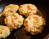 ソース美味っ!鶏肉とアボカドのハンバーグ作り方3写真
